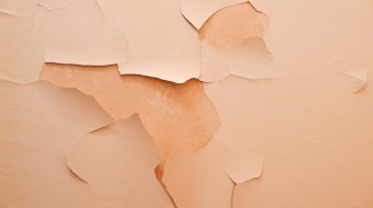 peinture-écaillée-mur