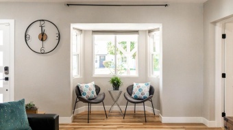 alcove avec fauteuils
