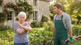une femme agée déconseille le jardinage un vendredi 